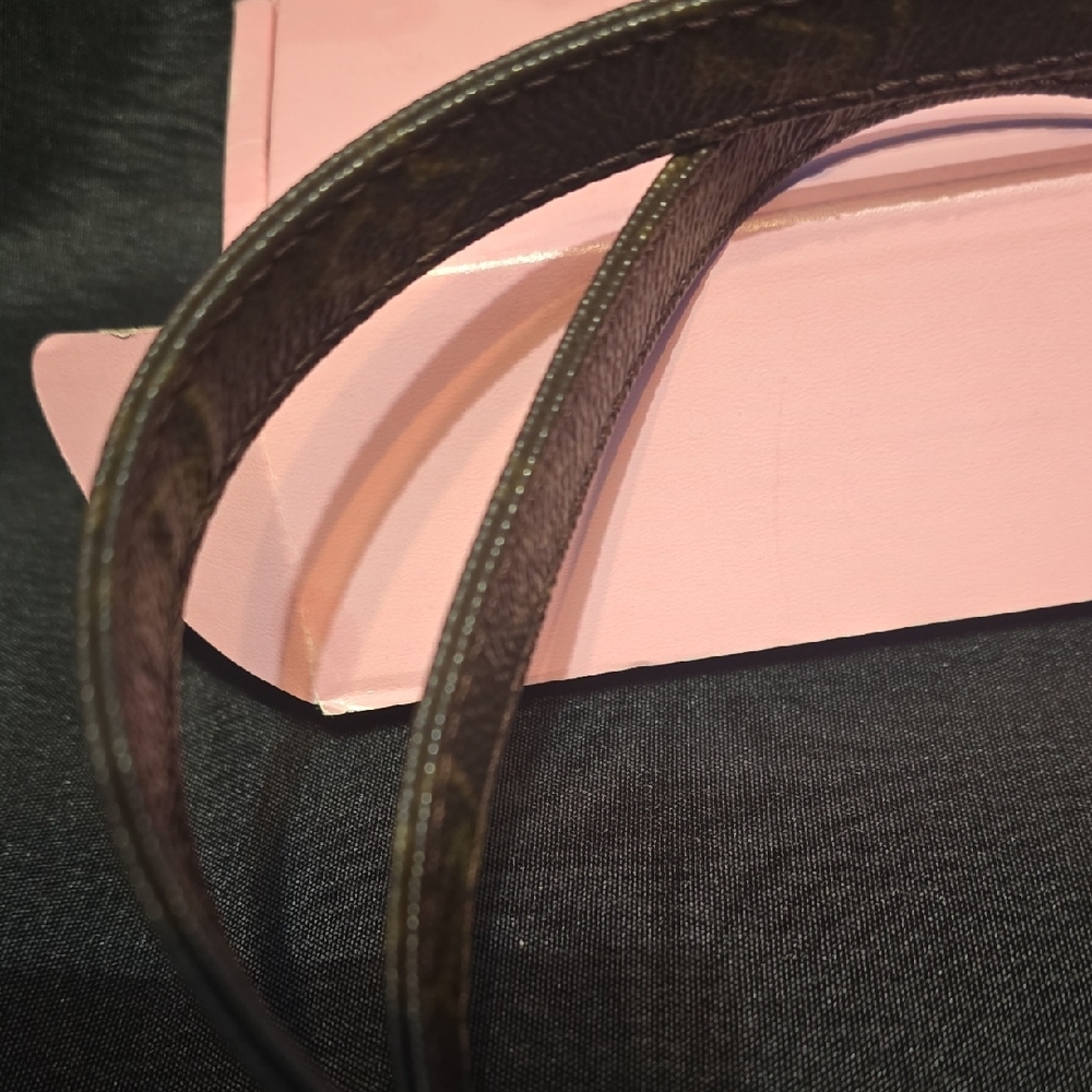 LOUIS VUITTON Monogram Strap - Picture 6 of 9